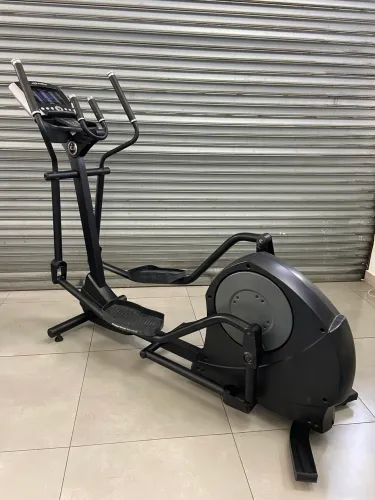 Eliptico profissional Life Fitness 