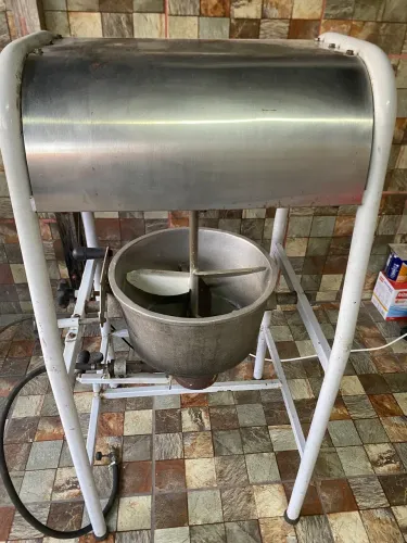 Masseira/misturela industrial e máquina de salgados Eicom Formare Festa