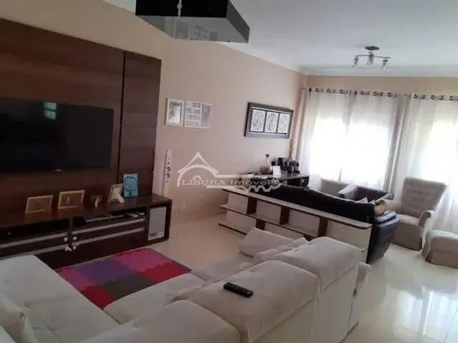 CASA MARAVILHOSA NO CONDOMINIO LAGOINHA JACAREI SP