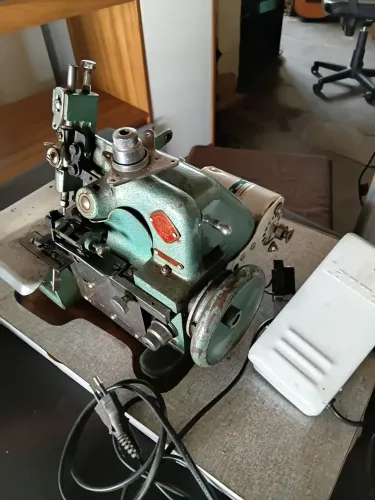 Máquina overloq