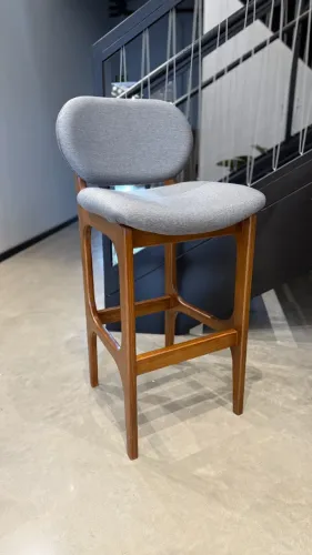 BANQUETA ALTA BETTA LINHO CINZA ESCURO (FORA DE LINHA)