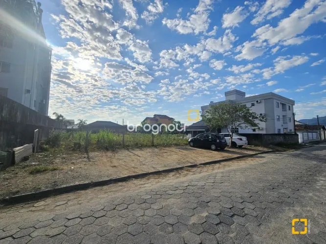 Terreno para venda no bairro Rio Grande em Palhoça - SC