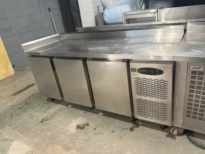 Balcão Refrigerado 3 Portas Macom (Aceito Cartão) 