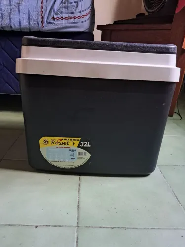 Caixa Térmica 32L