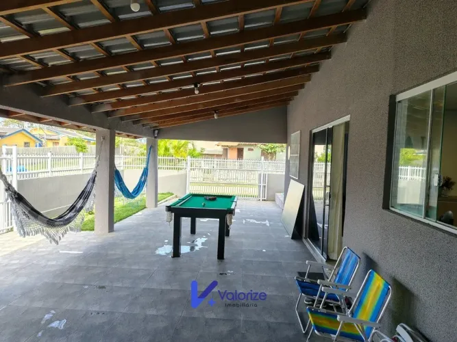 Casa Semi Mobiliada com Suíte e Piscina Perto do Mar