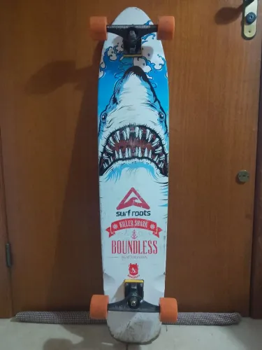 ótimo skateboard