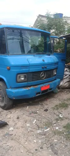 Vendo um caminhão 608 ano 79