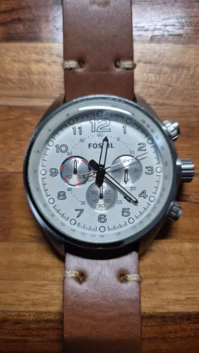 Relógio Fossil Branco com coleção de pulseiras