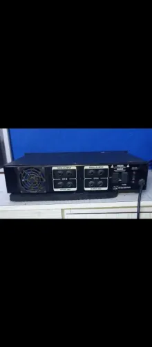 Vendo amplificador.  Retirada no local.  Não entrego.       Vem de ZAP.. *