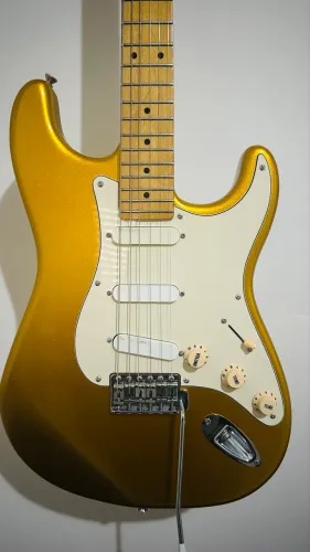 TAGIMA 635 00?s c/ Fender LACE SENSOR