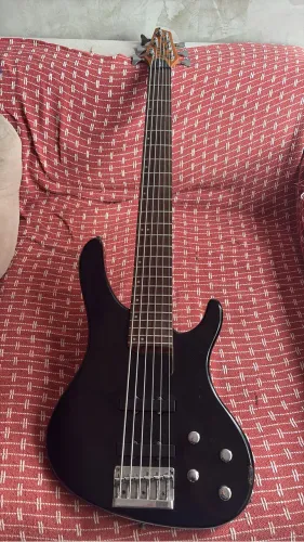 Baixo Washburn 6 cordas passivo 