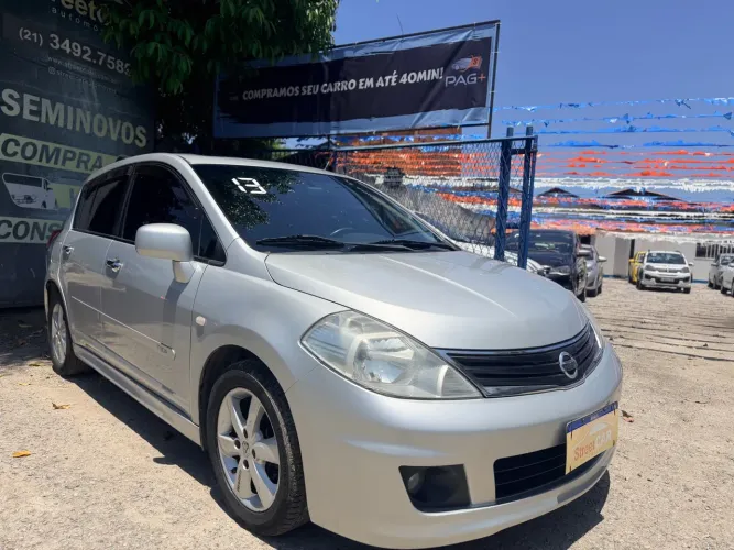 Nissan Tiida SL 1.8/1.8 Flex 16V Mec. 2013