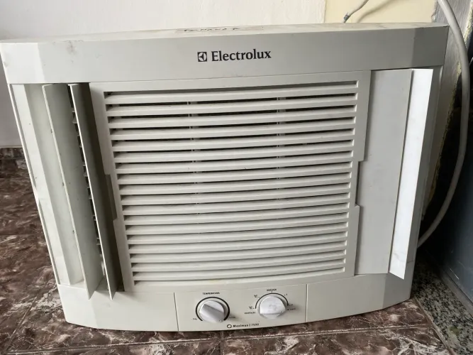 Vendo ar condicionado Eletrolux 7.500 btus
