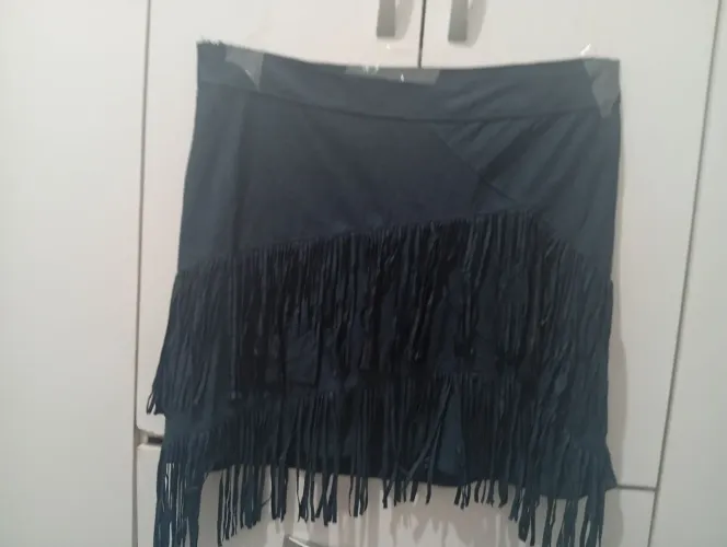 Saia Curta Preta Com Franjas Estilo Country / Boho - Tamanho GG