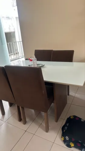 MESA SEIS LUGARES + 6 CADEIRAS