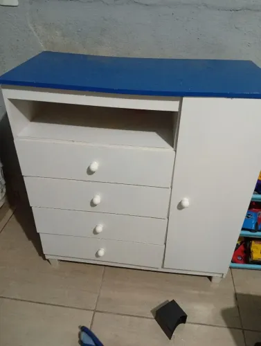 Guarda roupa e cômoda infantil 