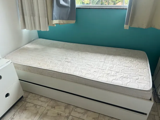 Cama solteiro c/box conjugada (não possui o colchão da gaveta)