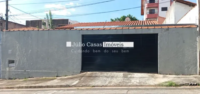 Casa a Venda e Locação, no Bairro Cidade Jardim, com área construída de 168,56 m², com 3 q