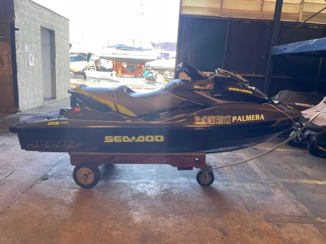 Vendo Jetski Sea doo GTX 215 HP limited , troco pego carro moto estou aberto a negociação
