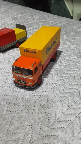 Miniatura de caminhão