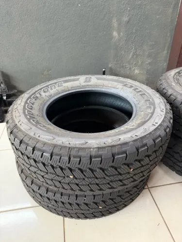 Pneus novos caminhonete