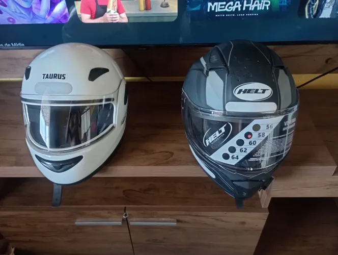 Capacete, 2 unidades à venda
