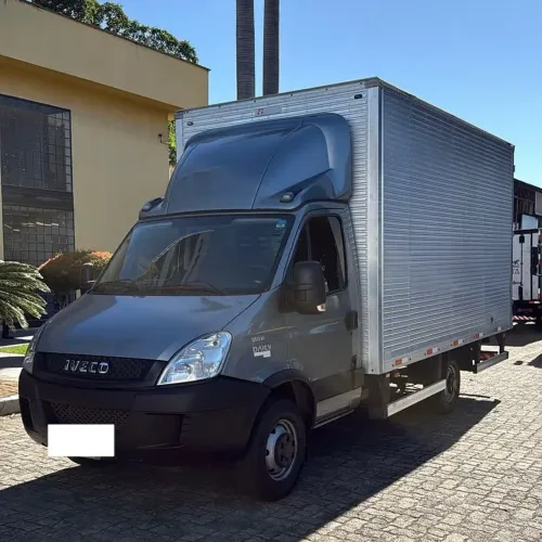 IVECO DAILY 35S14 BAÚ - 2015<br>