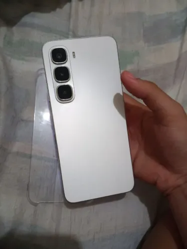 Smartphone INFINIX HOT 60I novo conservado!