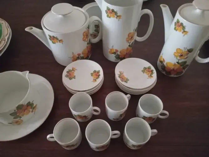 Jogo de Louças Estampa Flores Semi-Completo