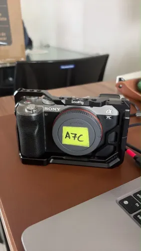 Câmera Sony A7C - ACEITO CARTÃO