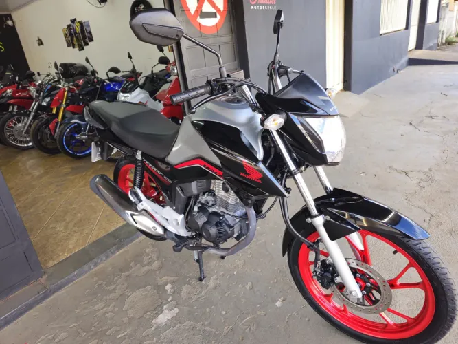 Titan 160 2023 Serie especial 