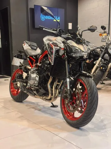 KAWASAKI - Z900