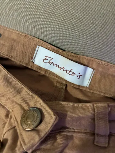 Calça Marrom da Marca Elementais