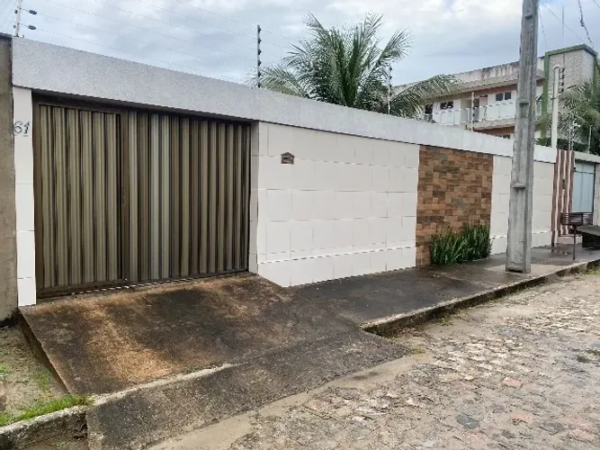 Casa na praia do Francês, qualidade é bom gosto!terreno 15x30,3 quartos, salas, cozinha?.
