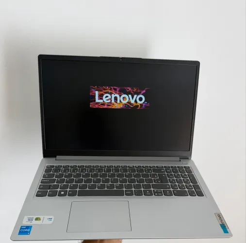 Notebook Lenovo i5 12th gen, 16gb ddr4, Ssd Nvme 256gb (Aceito Cartão)