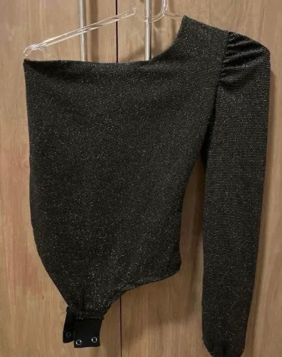 Body preto brilhoso novo