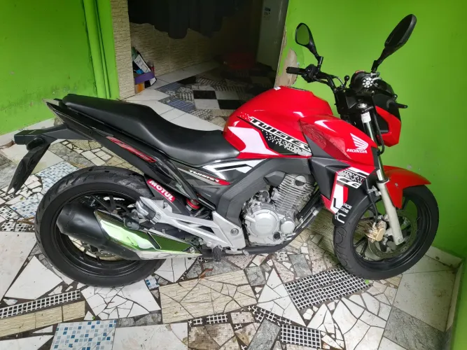 CB 250f twister