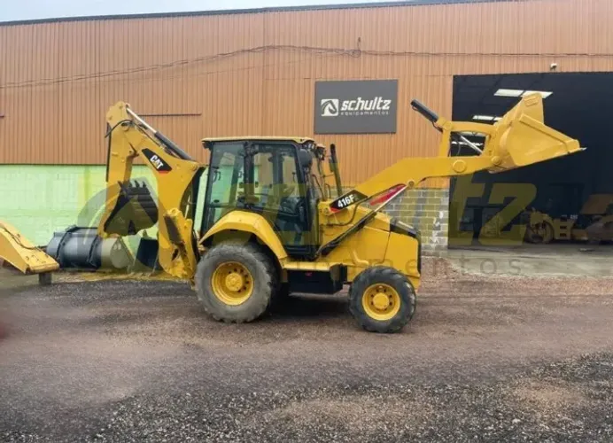 Retroescavadeira Caterpillar 416F2
