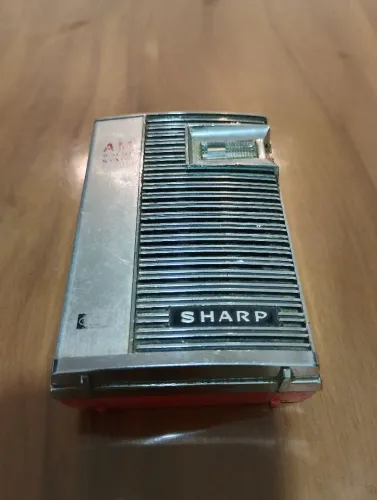 Rádio Portátil Sharp AM