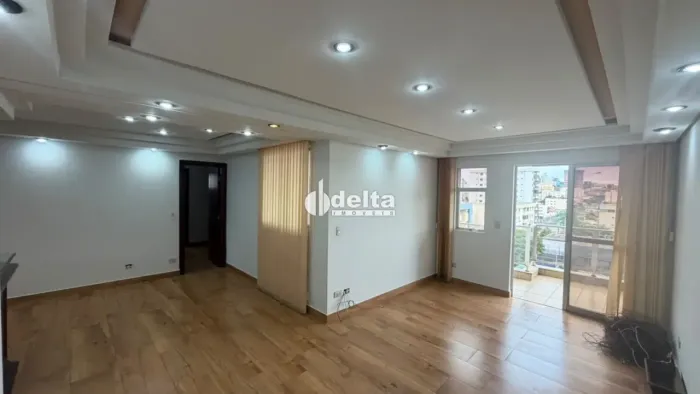 Apartamento com 4 quartos sendo 1 suíte, disponível para locação no bairro Saraiva em Uber