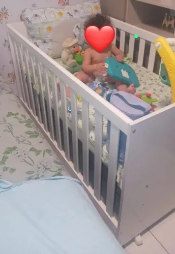 Vendo berço com colchão usado 