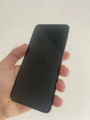 celular A30 seminovo + carregador original