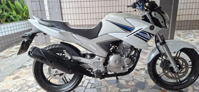 Vende-se Yamaha Fazer 250 ano 2015 Aceito Cartão