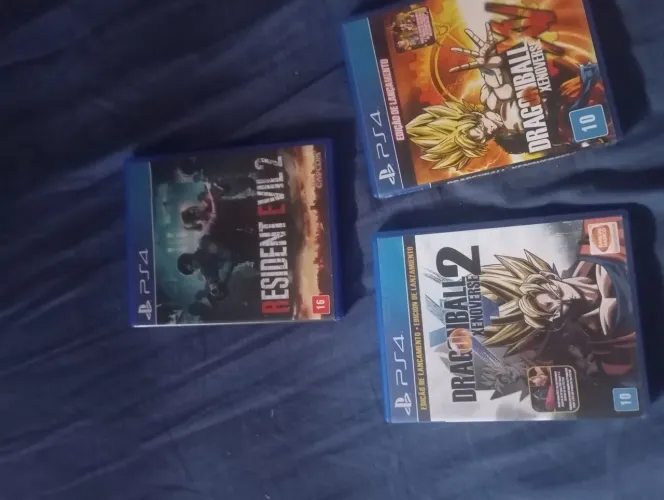 Jogos de ps4 valor:150 , 50 cada, faço por 100 os 3 se vier buscar