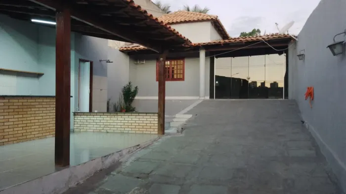 Alugou ótima casa no condomínio jk