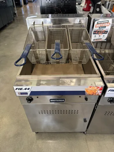 Fritadeira Eletrica Industrial Metvisa 44 Litros Agua e Oleo 18.000W Trifásica 380w