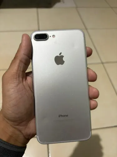 iPhone 7 Plus 32GB - 400$