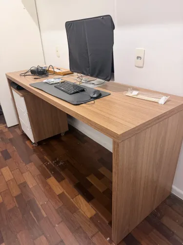 Mesa e Gaveteiro Escritório