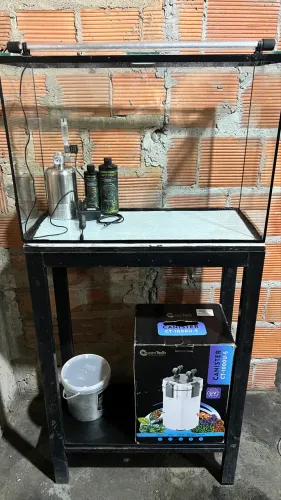 VENDO AQUÁRIO DE 110L COM TODOS ACESSÓRIOS NOVOS