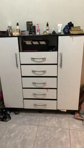 Cama e cômoda os dois por 950